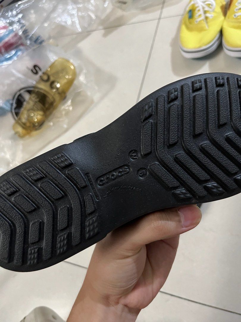 Crocs (Category: Babies & Kids Fashion) located in Los Banos. Submitted by itsr2 (Listing ID 1322411823, Image 3). Description: Size 5 womens.
