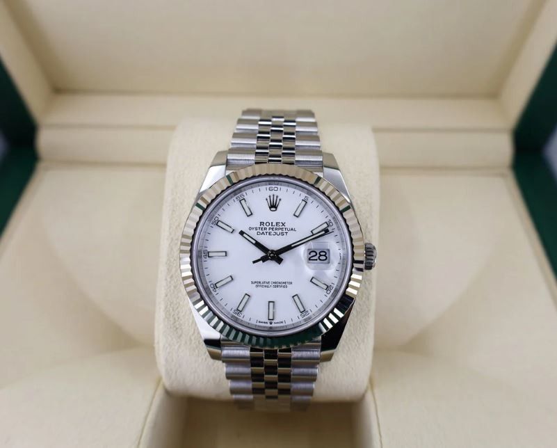 Datejust 41 White Gold (Category: Luxury Watches) located in Manila. Submitted by TYYSON (Listing ID 1322423989, Image 1). Description: Reference 126334 Purchased NWR Rolex August 2020 Complete set .