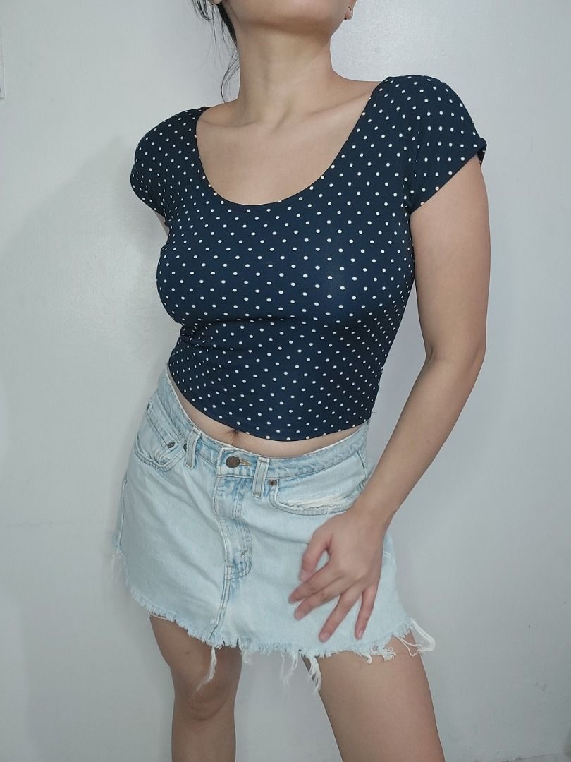 Deep Blue Polka Dot Cute Crop Top (Category: Shirts) located in Quezon City. Submitted by dapheloise (Listing ID 1322555349, Image 1). Description: Item Details: ↝ Very flattering cut ↝ With White Polka Dots ↝ Deep Blue ↝ Very cute in actual! Size: XS-S Brand: Unknown Condition: 10/10 ___________________________________________________________ MODEL'S SIZE (for reference) Height: 4'11" Size: Semi-Medium Waist: 29.5 - 30 inches Hips: 33.5 inches U