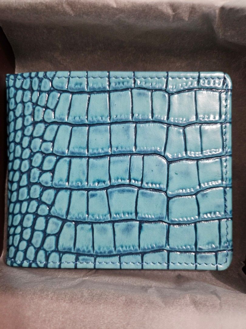 Fino money clip wallet (Category: Wallets & Card holders) located in Quezon City. Submitted by goldenhawk_c44114 (Listing ID 1322475172, Image 1). Description: Unisex Money clip wallet with card slots. mop-gcash shipping shouldered by buyer.