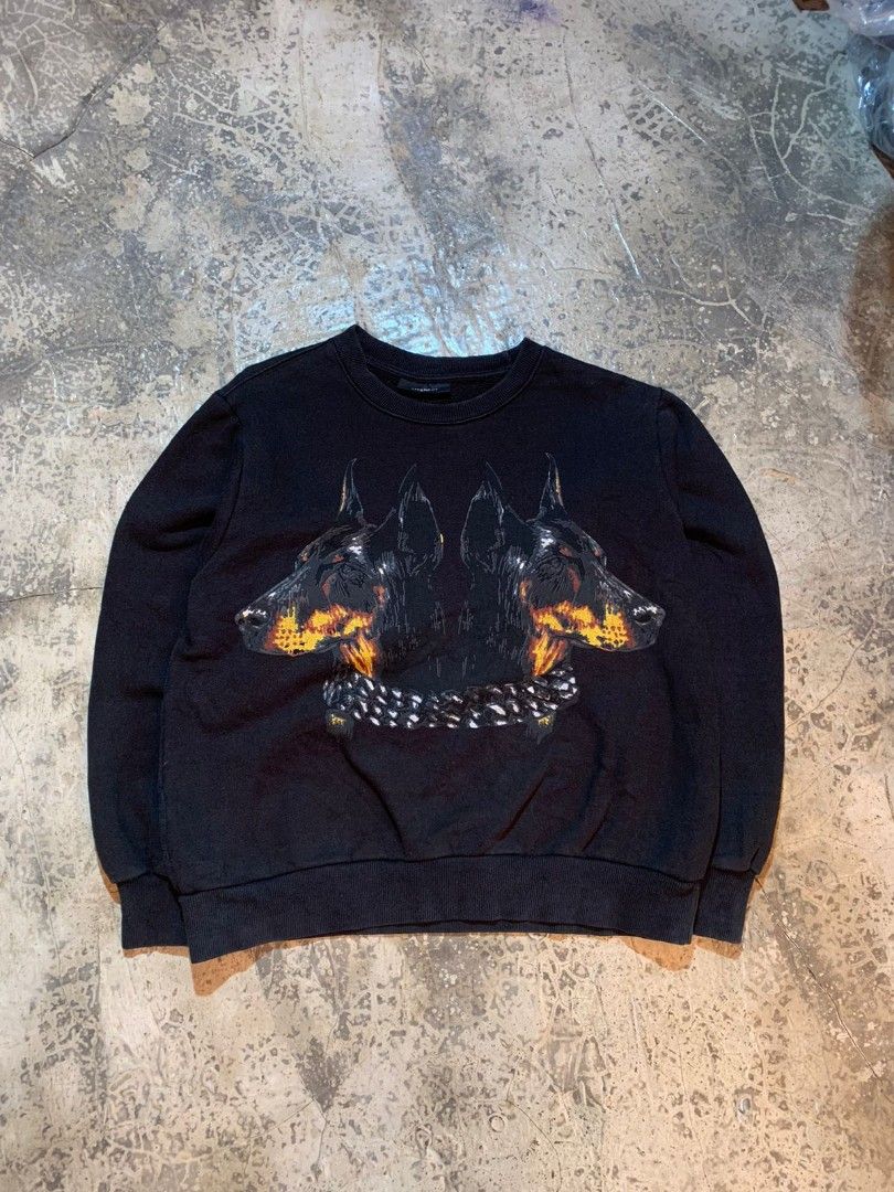 GIVENCHY DOBERMAN SWEATSHIRT AUTHENTIC ORIGINAL MADE IN PORTUGAL Fesyen Pria Pakaian Baju Luaran di Carousell