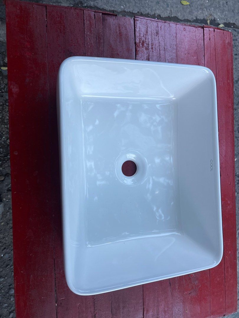 Hotel and Condo Pull out 2nd Hand Table Top Lavatory (Category: Bathroom & Kitchen Fixtures) located in Manila. Submitted by kg_ramirez (Listing ID 1322429914, Image 2). Description: .