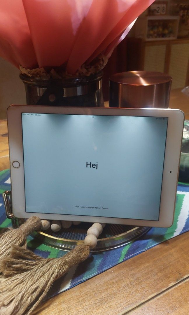 IPad Air 2 Wifi (Category: iPad) located in Paranaque City. Submitted by edouardjohndecastro (Listing ID 1322471247, Image 3). Description: iPad Air2 wifi 16gb issue backlight working paranaque location selling as is.