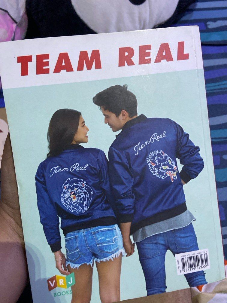 JaDine’s magazine (Category: Magazines) located in Manila. Submitted by prelovedbyhya (Listing ID 1322389677, Image 2). Description: .