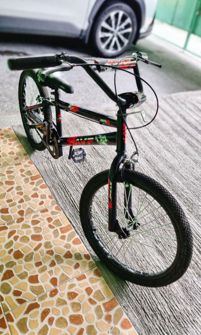 Kids Bike (BMX) (Category: Bicycles) located in Marilao. Submitted by emmansuarez (Listing ID 1322412770, Image 3). Description: - Purchased in April; used less than 10 times. - Still in excellent condition. - Minor rust on some of the nuts. - Reason for selling: The bike is too big for our son; he's having difficulty maneuvering it. We plan to buy a smaller bike that suits his size better. - Price is slightly negotiable. - Available for pickup o
