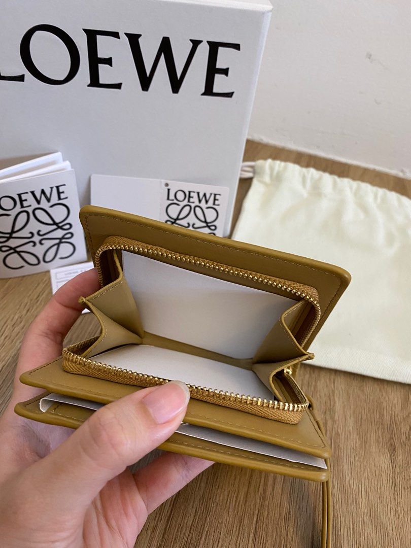 Loewe Puzzle compact zip wallet in classic calfskin, Luxury