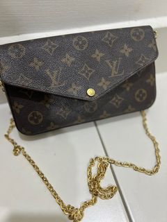 (Category: ) located in . Submitted by shopwitloveeee (Listing ID 1322493592, Image 1). Description: .