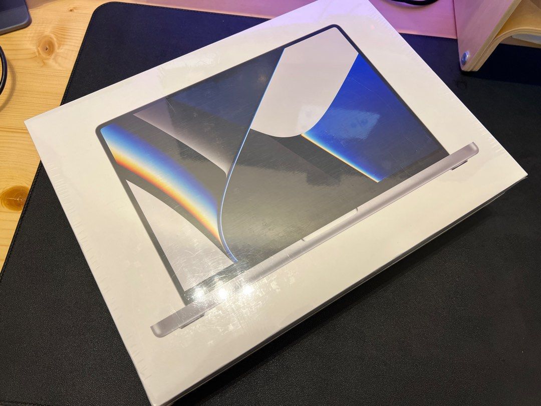 MacBook Pro 16 inch M1 Max 64GB 2TB Max Specs (Sealed), Computers