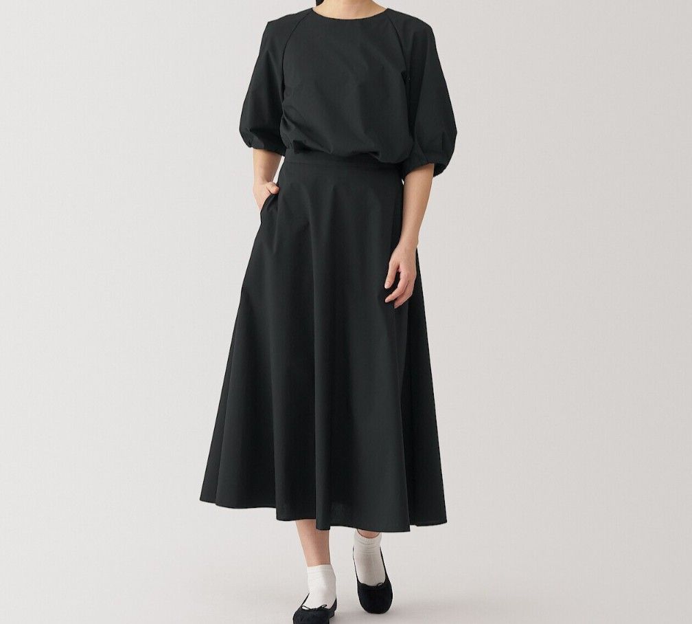 Muji quick dry broadcloth flare skirt in black, Women's Fashion