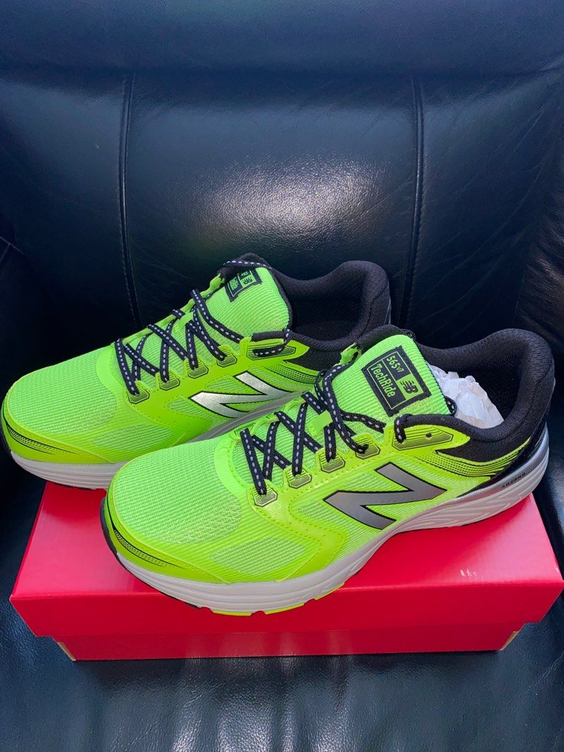 New Balance ME565v7 Running Shoes in Neon Green