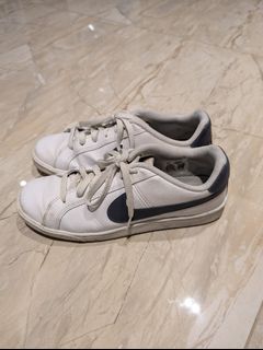 (Category: ) located in . Submitted by sneakerpreacher (Listing ID 1322530080, Image 1). Description: .