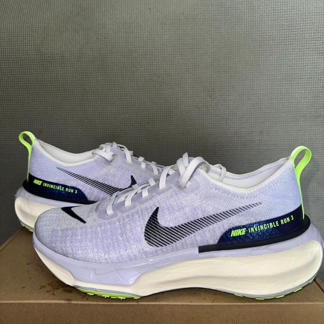 Nike Invincible Run White/Black-Blue Fesyen Pria, Sepatu