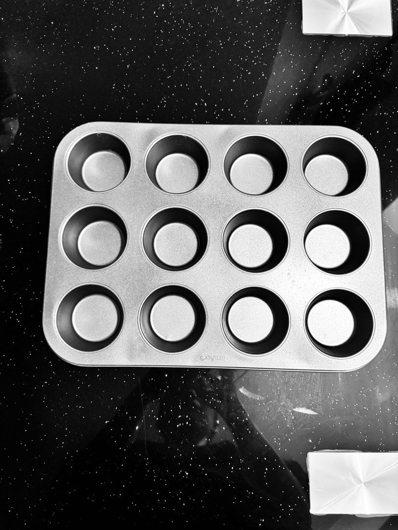 Non-stick muffin tin - 12 cup (Category: Bakeware) located in Makati City. Submitted by tommythefatcat (Listing ID 1322489111, Image 1). Description: Imarflex non-stick muffin tin - 12 cup Carbon steel Rfs: upgrade.