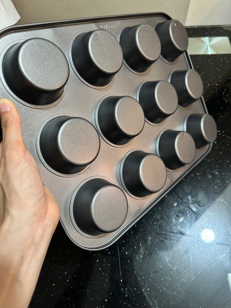 Non-stick muffin tin - 12 cup (Category: Bakeware) located in Makati City. Submitted by tommythefatcat (Listing ID 1322489111, Image 3). Description: Imarflex non-stick muffin tin - 12 cup Carbon steel Rfs: upgrade.