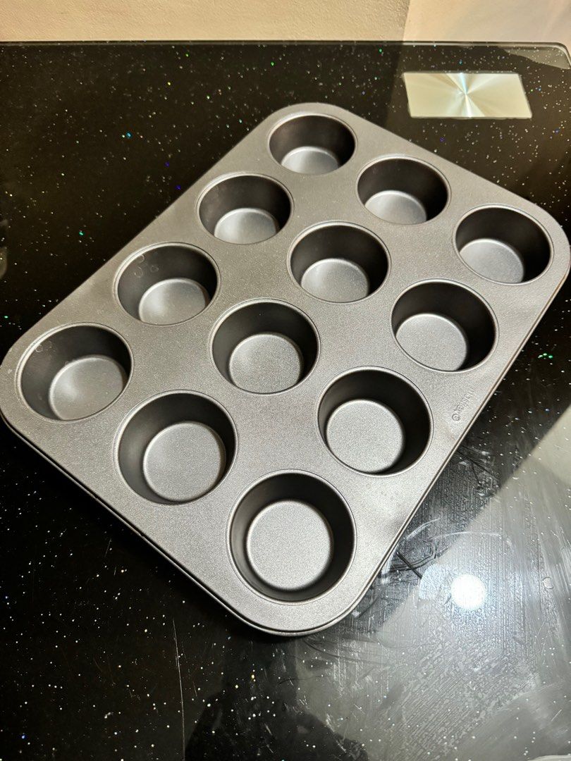 Non-stick muffin tin - 12 cup (Category: Bakeware) located in Makati City. Submitted by tommythefatcat (Listing ID 1322489111, Image 2). Description: Imarflex non-stick muffin tin - 12 cup Carbon steel Rfs: upgrade.