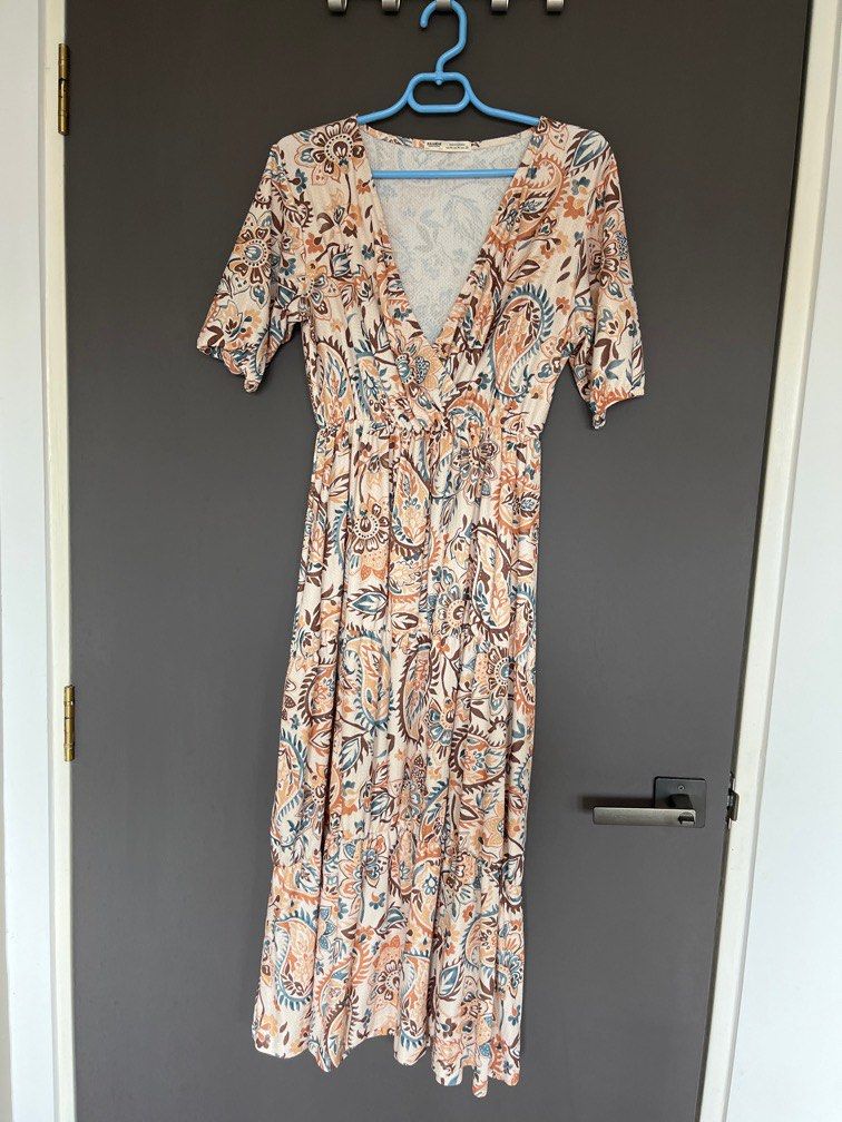 Paisley maxi dress pull and bear Women s Fashion Dresses Sets Dresses on Carousell