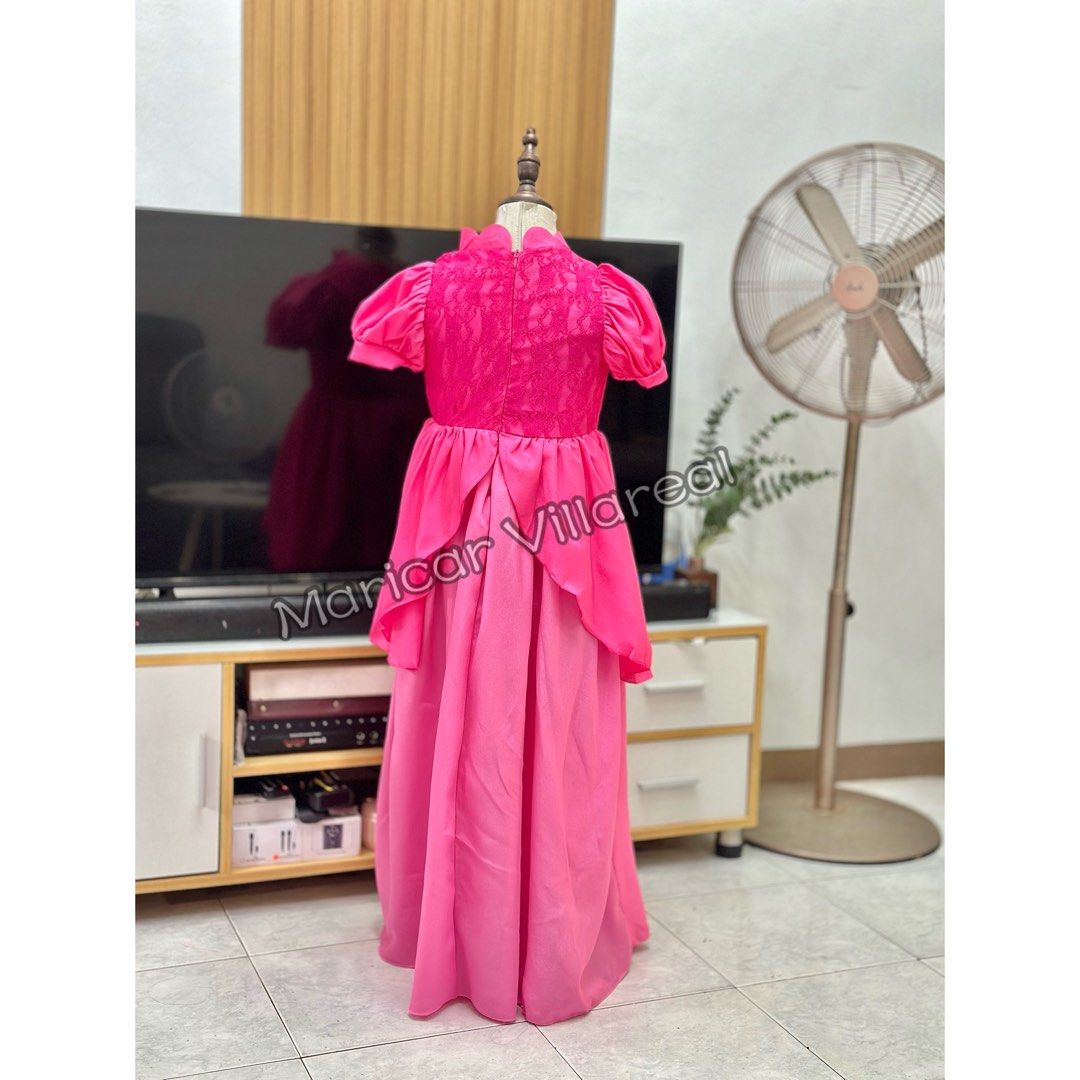 Princess Peach Costume With Accesories (Category: Babies & Kids Fashion) located in Quezon City. Submitted by mmdcme (Listing ID 1322473365, Image 3). Description: Brandnew On hand Ready To Ship For Kids Only For SALE ONLY QC COMMONWEALTH 💯 Legit Seller.