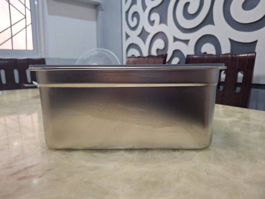 Progressive Bread Keeper (Category: Bakeware) located in Quezon City. Submitted by beautylush.ph (Listing ID 1322508938, Image 3). Description: Keeps your bread fresh for longer period. Bought in Amazon. Used a few times. In very good condition. Stainless Steel Container. Dishwasher safe. Capacity: 1.8L.