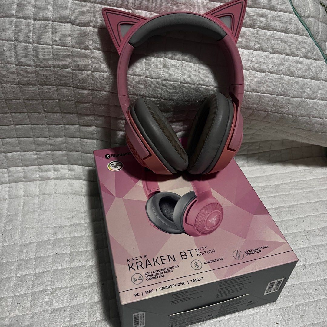 Razer Kracken BT Kitty Edition Bluetooth (Category: Headphones & Headsets) located in Davao. Submitted by ivanachou_ (Listing ID 1322524938, Image 2). Description: Rfs: Not being used anymore MOP: Gcash MOD: Jnt FREE HEADPHONE STAND!!! .