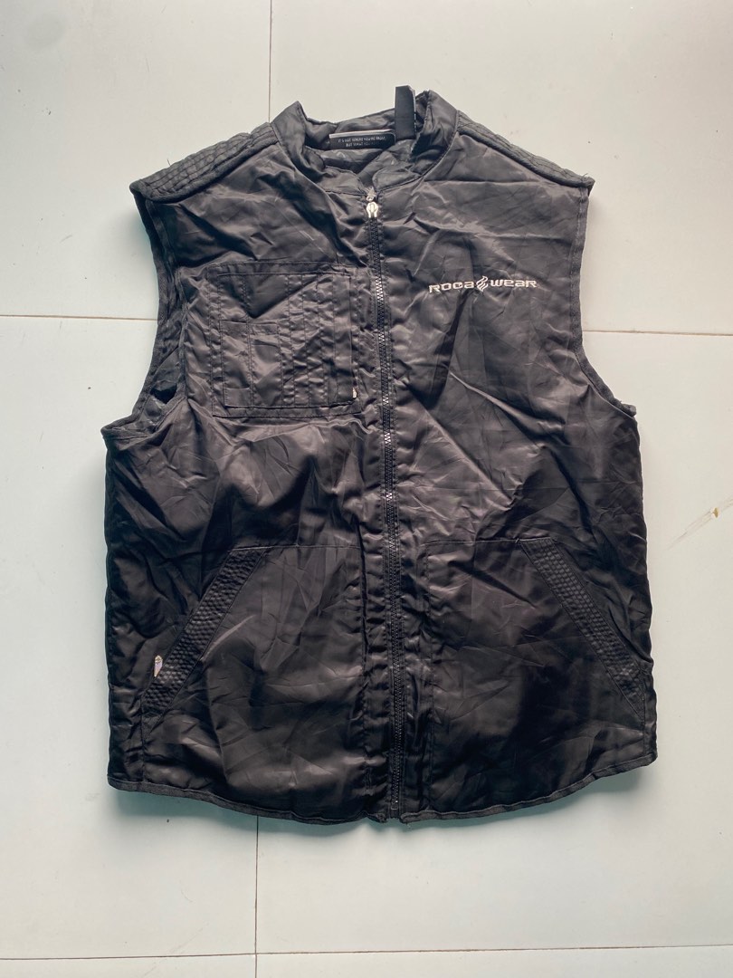 ROCAWEAR TRIPLE BLACK EMBROIDERED LOGO VEST Men s Fashion Tops Sets Vests on Carousell