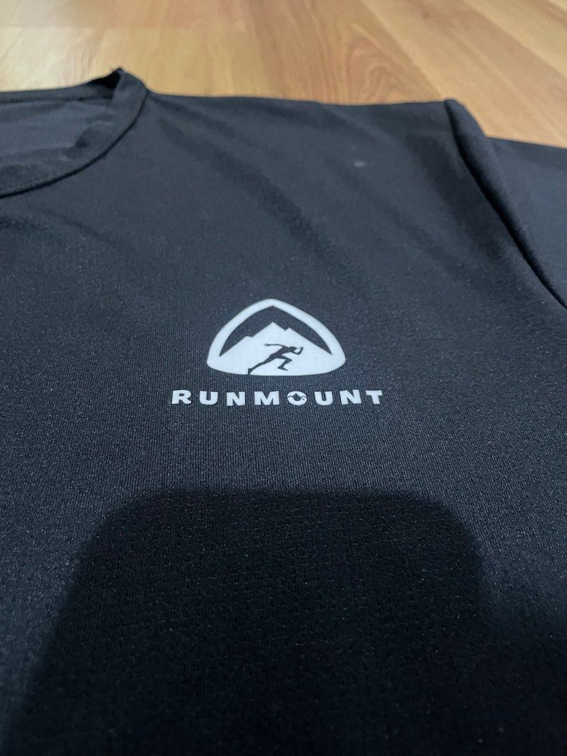 Runmount Basic Running Jersey (Category: Activewear) located in Kluang. Submitted by itukahjebat (Listing ID 1322484506, Image 2). Description: Indonesia Brand Condition: 9/10 Width 21.5", Length 28".
