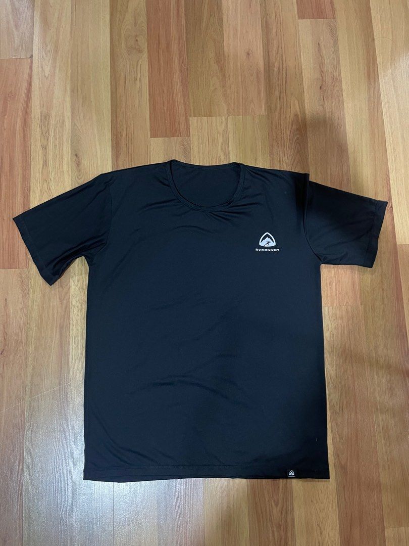 Runmount Basic Running Jersey (Category: Activewear) located in Kluang. Submitted by itukahjebat (Listing ID 1322484506, Image 1). Description: Indonesia Brand Condition: 9/10 Width 21.5", Length 28".