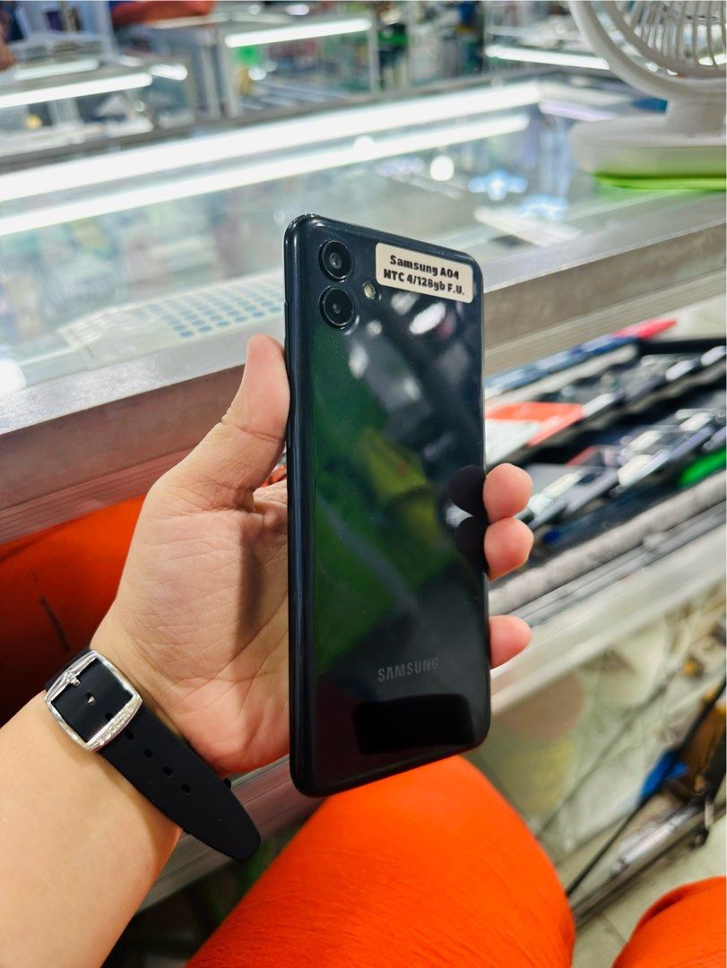 Samsung A04 128gb Dualsim (Category: Samsung) located in San Juan City. Submitted by javedsgadgetshop (Listing ID 1322458946, Image 3). Description: OPEN FOR INSTALLMENT VIA CREDIT CARD/GGIVES/SPAY/BILLEASE & SWAP/TRADE-IN! BUY AND SELL! Quick Specs : Samsung A04 •128gb •NTC Variant •Good batt health •Factory Unlock •95% Smoothness •No hidden issue | No Repaired •100% Authentic | Not Refurbished •w/ OEM Charger & store warranty ❣️ - serial can be