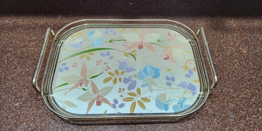 Serving tray decluttering sale (Category: Other Kitchenware & Tableware) located in San Juan City. Submitted by dailydealsphest2010 (Listing ID 1322561258, Image 1). Description: Serving tray decluttering sale .