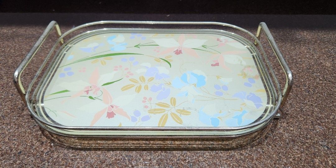 Serving tray decluttering sale (Category: Other Kitchenware & Tableware) located in San Juan City. Submitted by dailydealsphest2010 (Listing ID 1322561258, Image 3). Description: Serving tray decluttering sale .