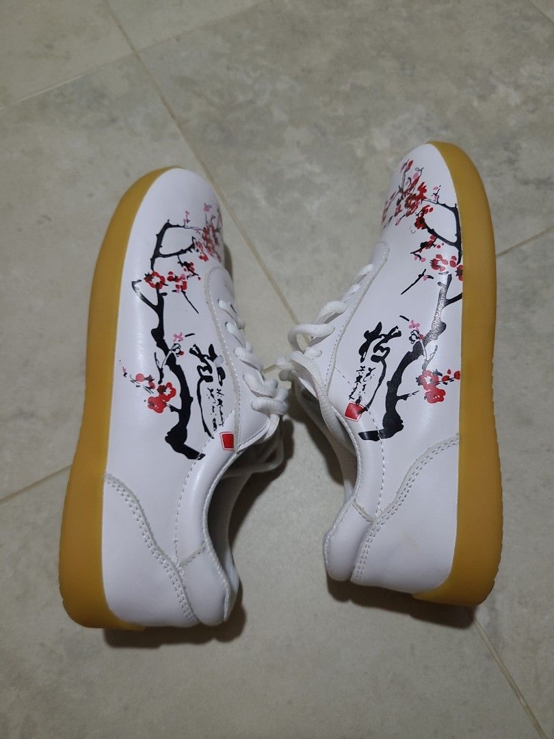 Soft comfy shoes for outdoor Taiji Qigong Badminton other sports