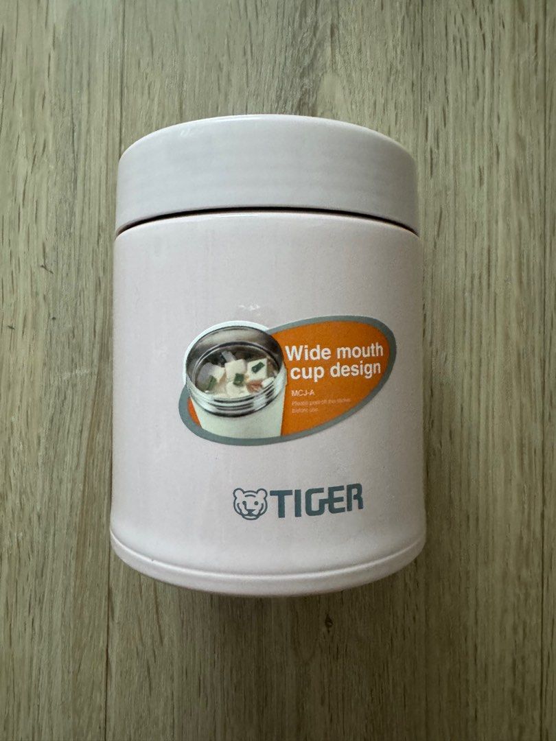 Tiger 250 ml Food Jar (Category: Food Organization & Storage) located in Quezon City. Submitted by chanhr (Listing ID 1322398492, Image 1). Description: Tiger Food Jar 250 ml Pink Full specifications: https://images.app.goo.gl/fgHa8Uo7JkPm2YuJA.