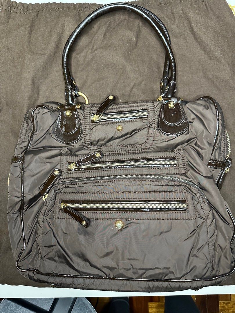 Tod’s Dark Brown Top Handle Bag with Multi Pockets (Category: Luxury Bags & Wallets) located in Caloocan City. Submitted by bcy6891 (Listing ID 1322480130, Image 2). Description: .