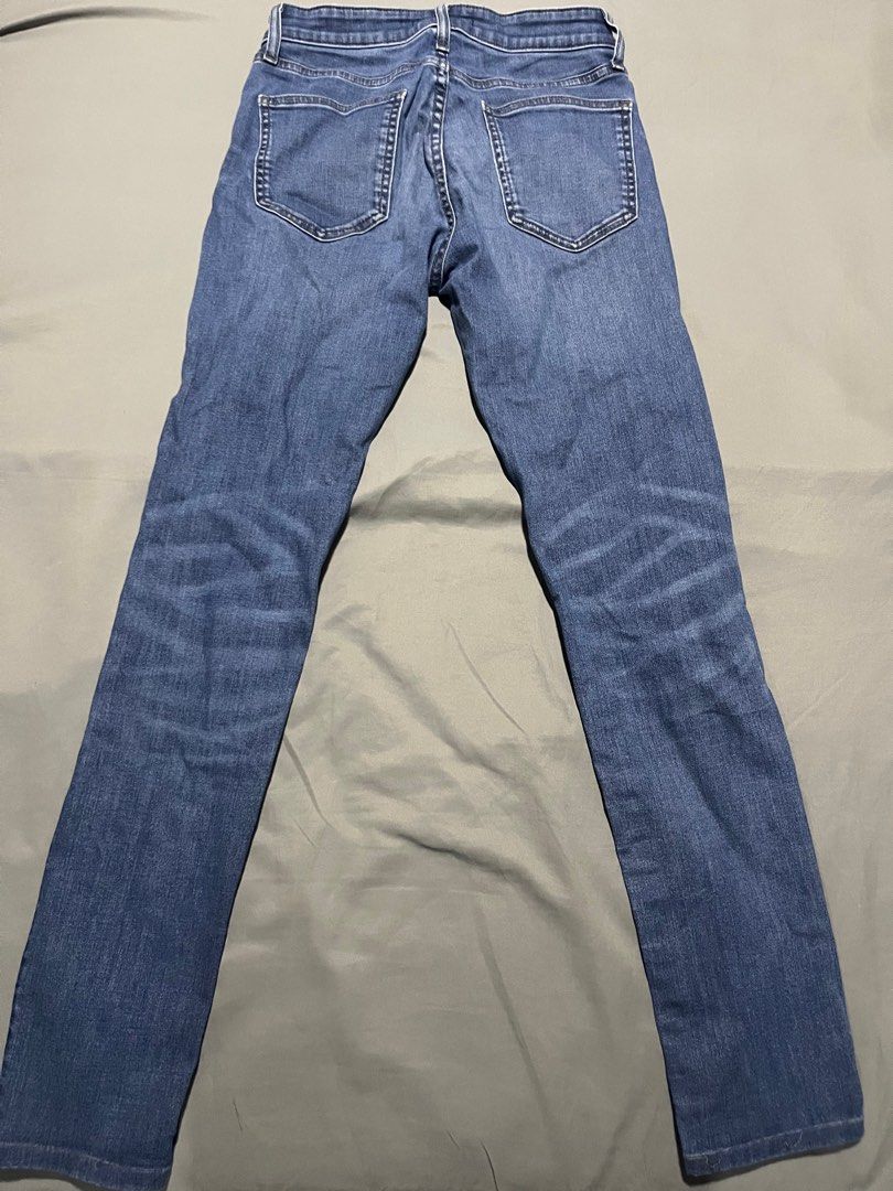 Uniqlo Skinny Jeans - Men (Category: Jeans) located in Manila. Submitted by cjh02 (Listing ID 1322436421, Image 2). Description: Size: 28 inch (70cm) RFS: Decluttering.