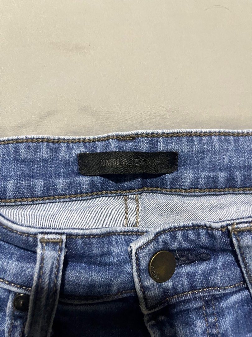 Uniqlo Skinny Jeans - Men (Category: Jeans) located in Manila. Submitted by cjh02 (Listing ID 1322436421, Image 3). Description: Size: 28 inch (70cm) RFS: Decluttering.