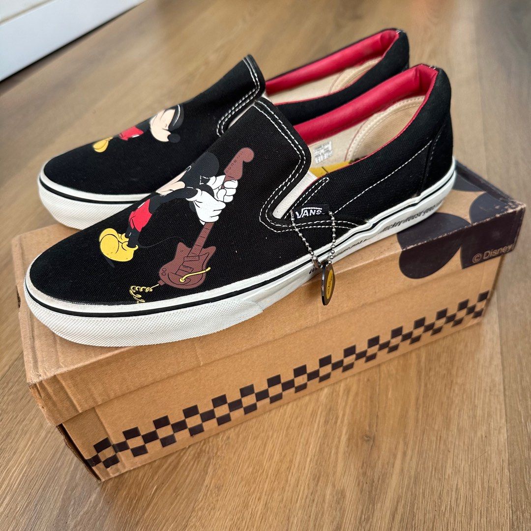 VANS SLIP ON MICKEY MOUSE JAPAN MARKET Fesyen Pria Sepatu Sneakers di Carousell