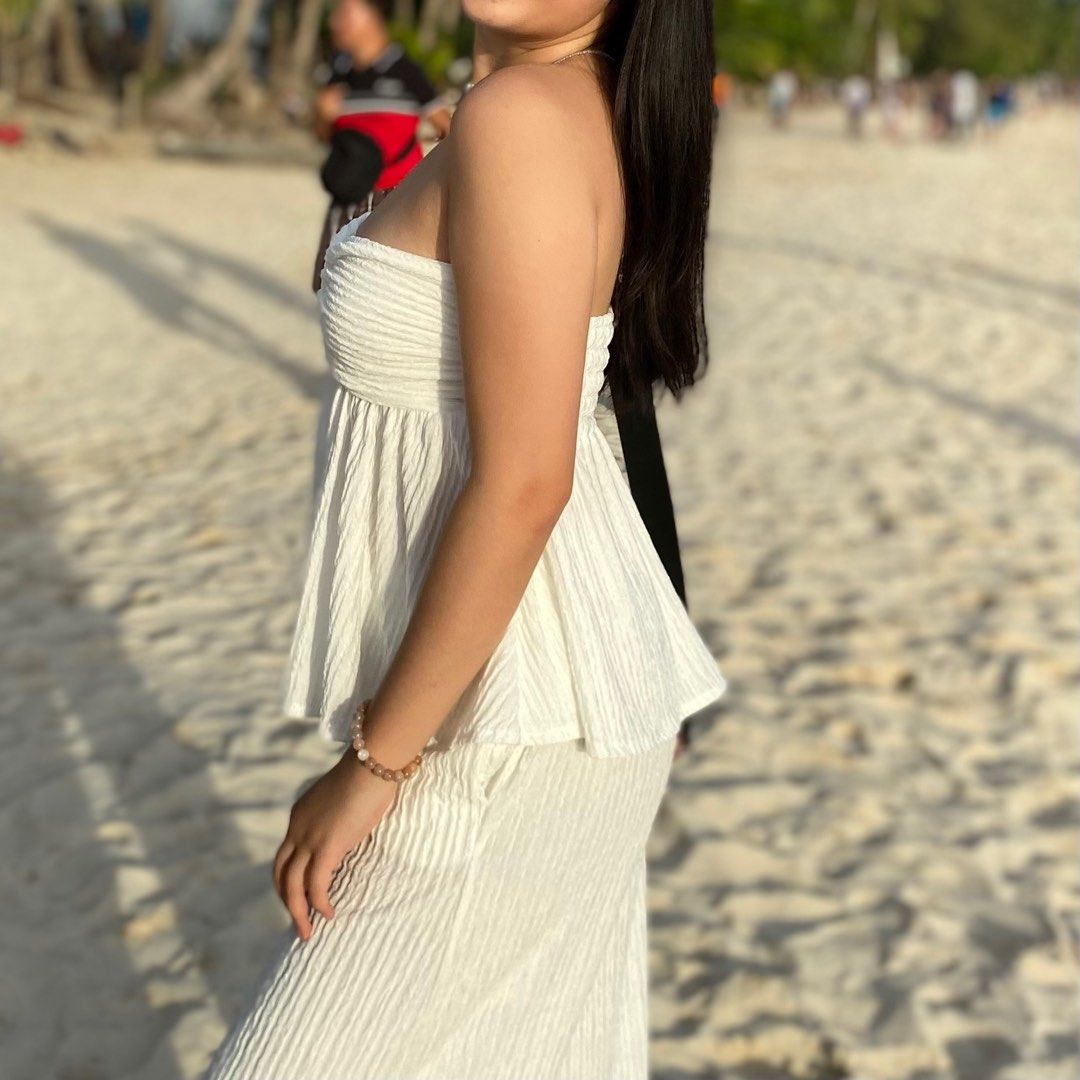 White Coordinates (Category: Sets or Coordinates) located in Calapan. Submitted by closetgirlph (Listing ID 1322554101, Image 2). Description: • used once at Bora • Flowy, ruched back, with pockets • Height reference: 5’3” PLEASE DO NOT MESSAGE ME IF AVAILABLE. STILL AVAILABLE!!! I MARK MY ITEMS IF SOLD!!.