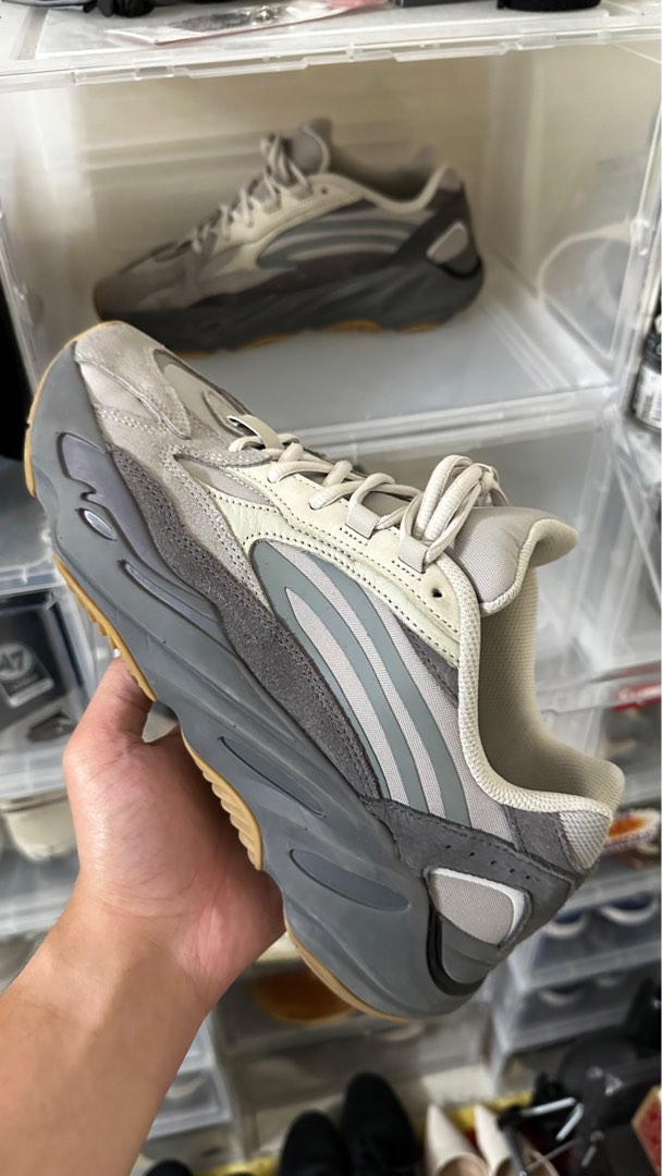 Fake yeezy 700 tephra online