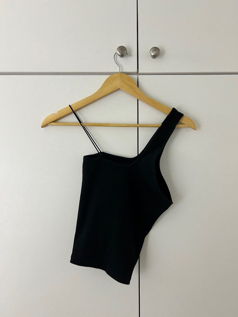 Zara Asymmetric Top (Black) (Category: Sleeveless) located in Cebu City. Submitted by ____etal (Listing ID 1322482296, Image 1). Description: zara top size small used twice only screenshot included of original price when i bought it from the app store used twice dont like how it fits me so im selling it and im also cleaning out my wardrobe buyer should pay for shipping/ delivery fee based in guadalupe cebu city delivery via maxim for within cebu 