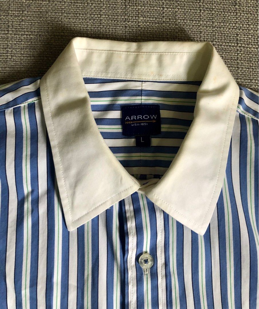 (Repriced) Arrow Longsleeves (L) (Category: Tshirts & Polo Shirts ) located in Manila. Submitted by dlorne (Listing ID 1322634171, Image 3). Description: Minor issue: The collar has yellow marks (not too noticeable) due to storage..