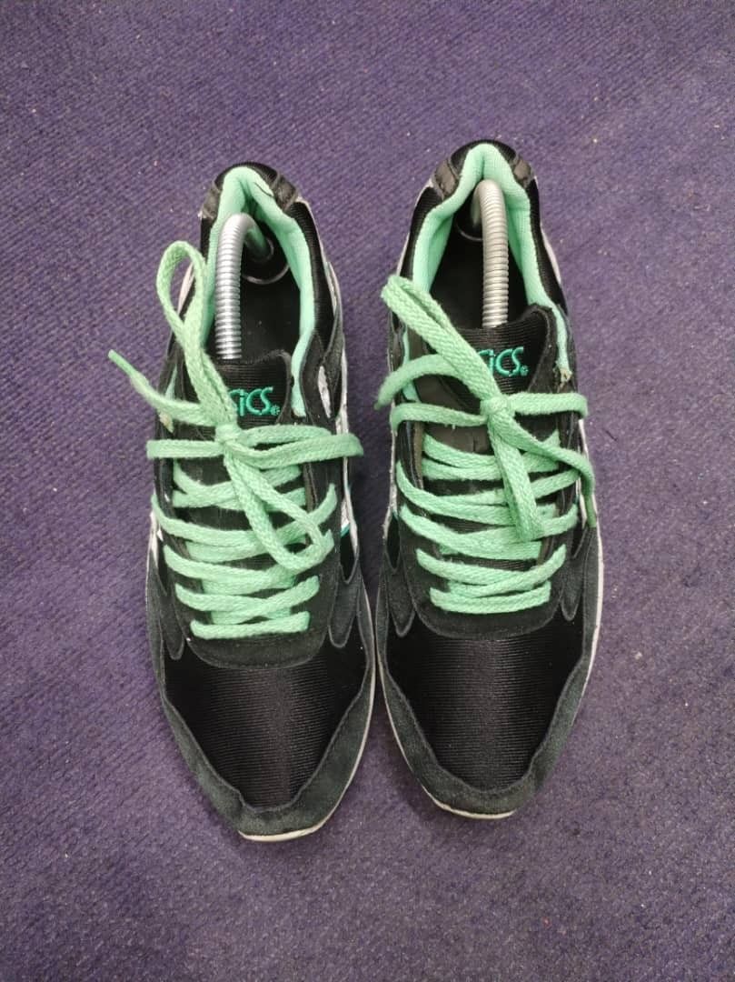 Asics Gel Saga 7.5UK 42eur 26.5cm