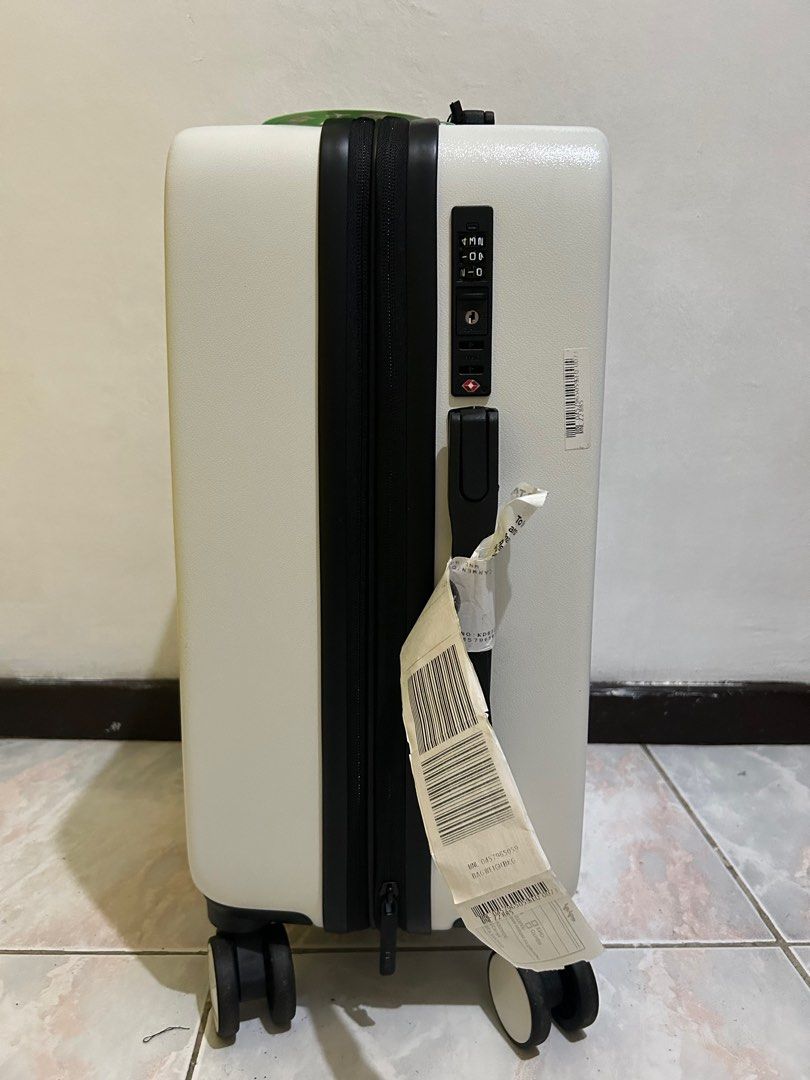 BUTTER Cabin/Carry-on Luggage (Category: Luggage) located in Quezon City. Submitted by washingtond (Listing ID 1322703128, Image 2). Description: BUTTER Luggage Size: Cabin/Carry on Bought for 4,500+ in BUTTER Shop, Myeongdong branch, South Korea - I have a picture of the shop for proof - No more receipt (natapon na) - Used once only (Just this August) - May visible scratches na kasi checked in luggage siya, but still looks good as new - Lagayan 
