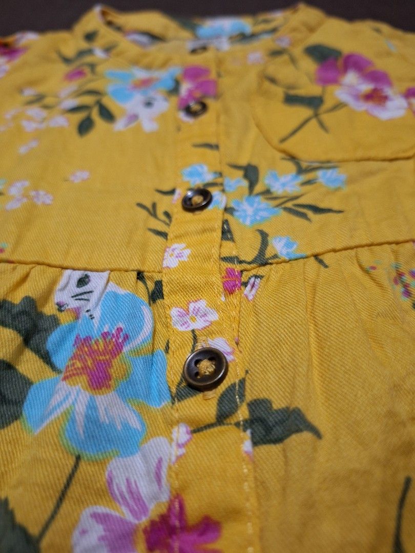 Carter's Floral Long-Sleeve Button Bown Top (Category: Babies & Kids Fashion) located in Agoo. Submitted by cjaezel (Listing ID 1322651307, Image 3). Description: 🚩RFS: outgrown 🚩size: 12months on tag 🚩sleeves can be folded.