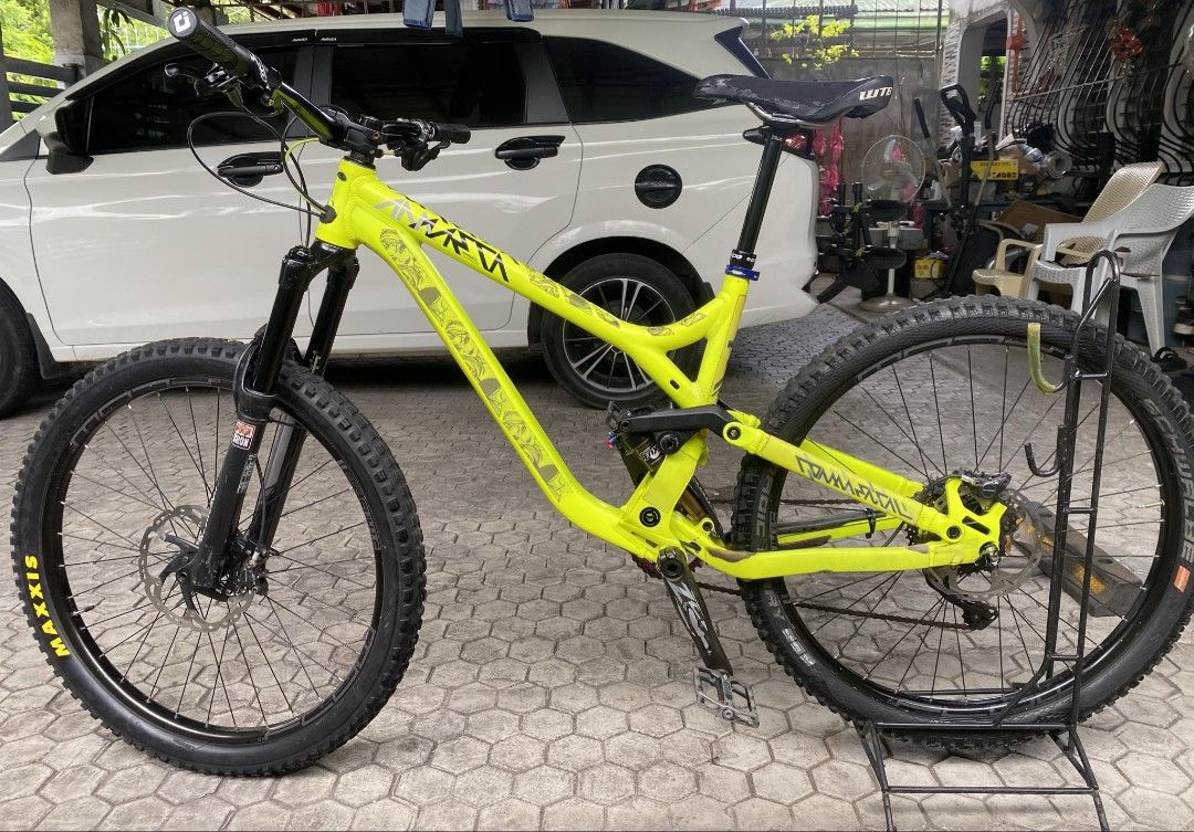 Commencal Meta 27.5 Sports Equipment Bicycles Parts Bicycles on Carousell