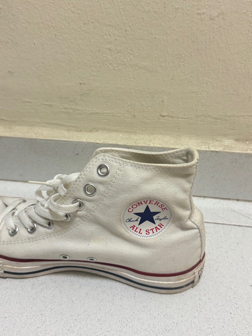 Converse no top
