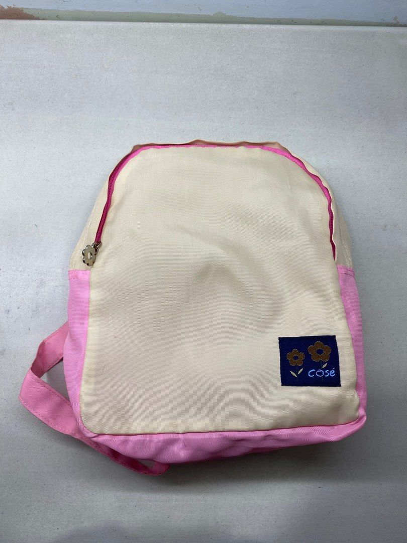 Cose Backpack for kids (Category: Carriers & Slings) located in Manila. Submitted by randomstuff.mnl (Listing ID 1322604039, Image 2). Description: Length: 8 in Width: 3.5 in Height: 10 in.