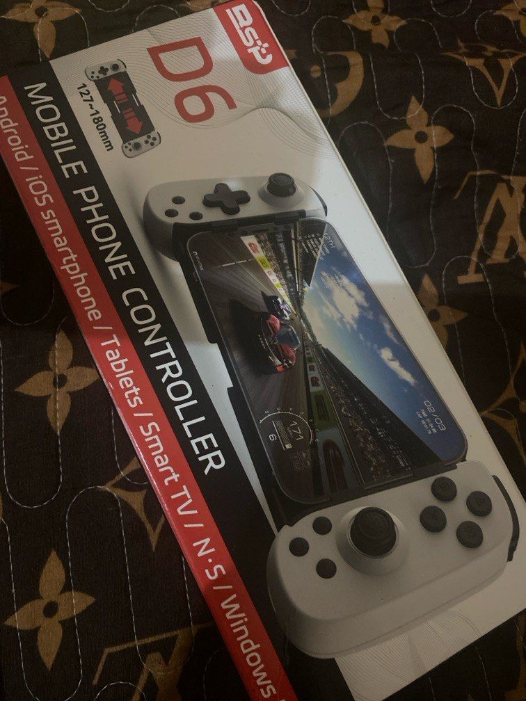 D6 CONTROLLER (Category: Controllers) located in Linggi. Submitted by zampakuto (Listing ID 1322735882, Image 1). Description: Condition 9/10 Boleh connect mana2 game dan mudah dibawa Can use for playstation, xbox and nintendo can choose what control displayer that you want … you can play genshin for android and many more android game and also ios.