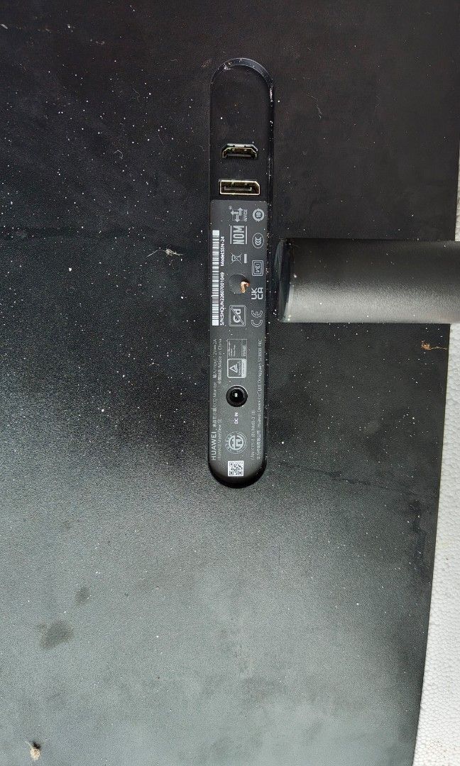 Defective Huawei Mateview SE (Category: Monitor Screens) located in Davao. Submitted by supaamaki (Listing ID 1322686968, Image 1). Description: Defective LCD Screen.