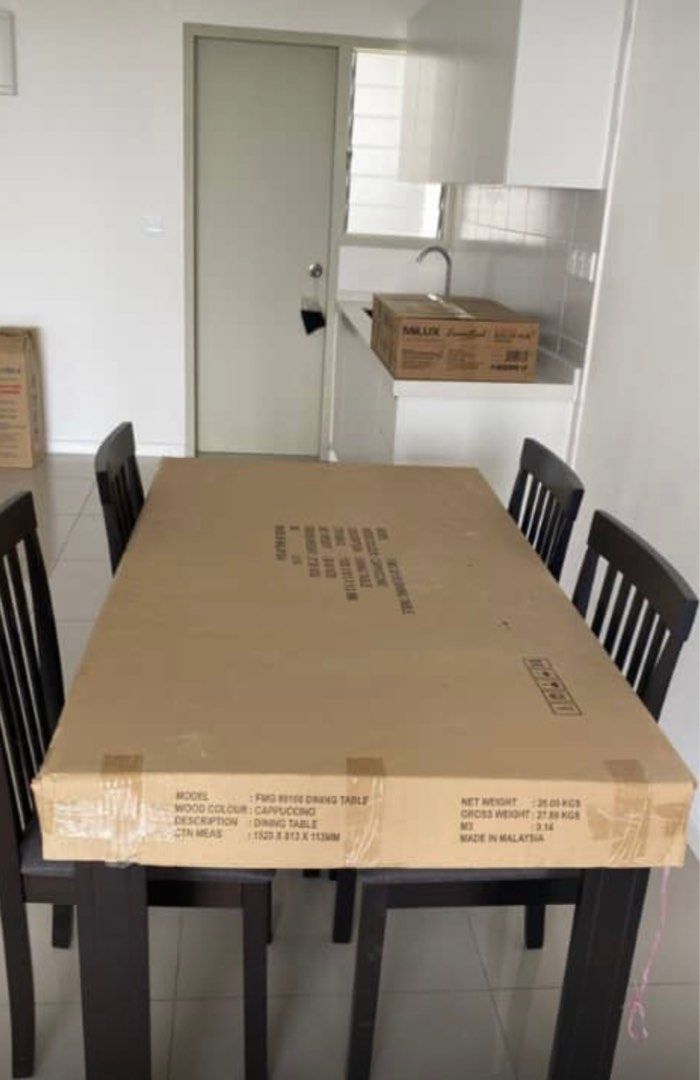 dining table (Category: Tables & Sets) located in Kuala Lumpur. Submitted by norfadilahnazri (Listing ID 1322591046, Image 3). Description: .