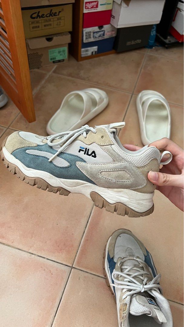 Fila dad sneakers Women s Fashion Footwear Sneakers on Carousell