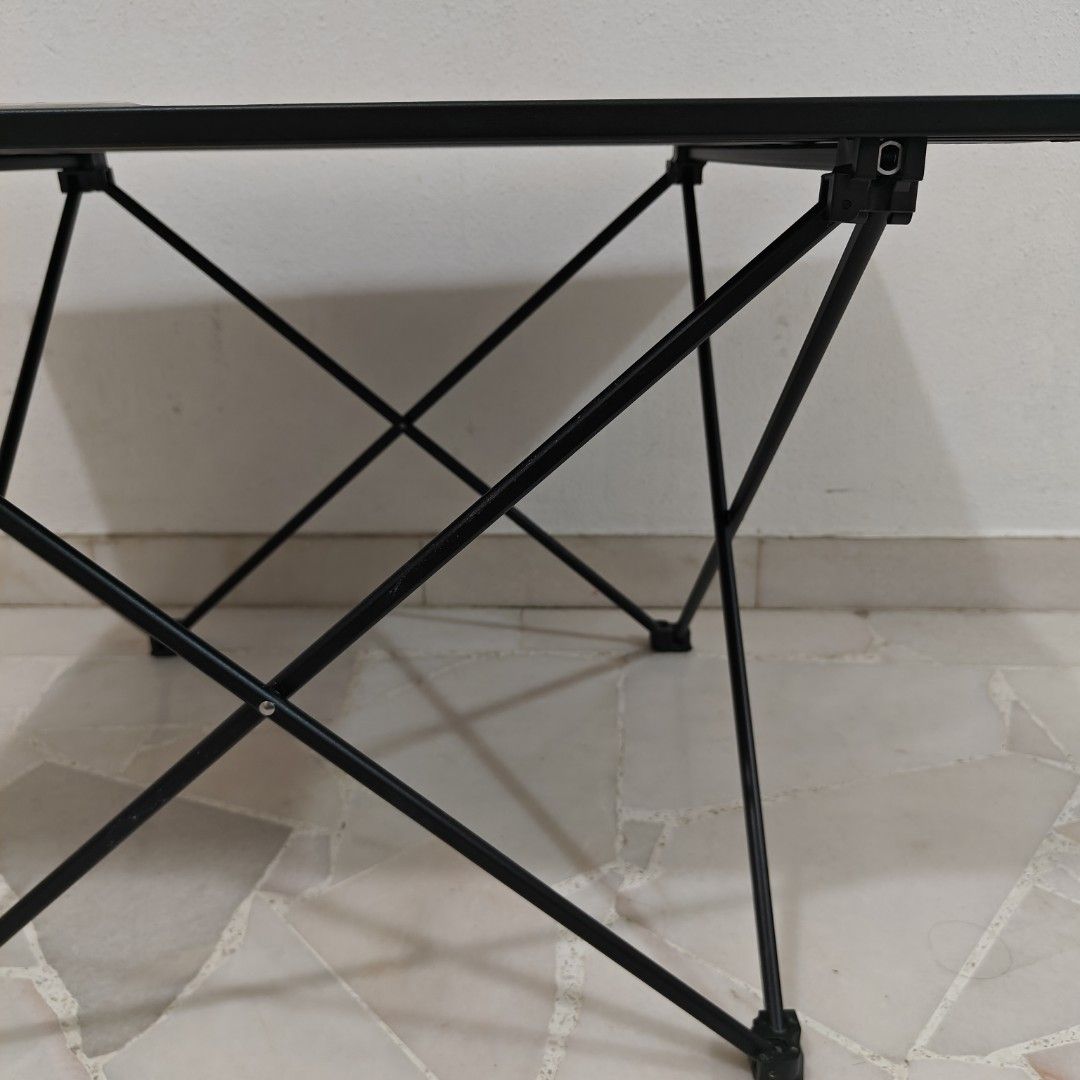 Foldable Table (Category: Tables & Sets) located in Singapore. Submitted by sugarhiccup (Listing ID 1322679086, Image 2). Description: Please note above are plastic that have not been torn away. Foldable and able to keep aside without taking up much space! Meetup at my place at Pasir Ris. or you can arrange your own courier to pick up..